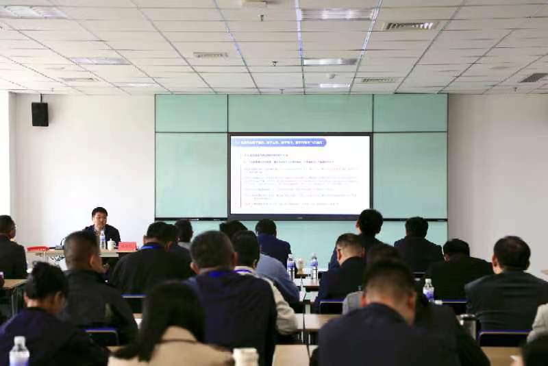范宏柱讲解“数字住建”整体布局规划.jpg