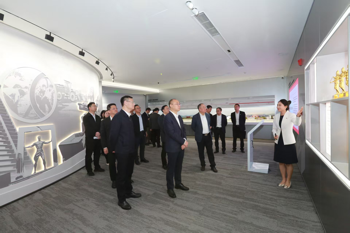 低空经济、具身智能机器人赋能住建领域高质量发展工作调研并召开座谈会2.jpg